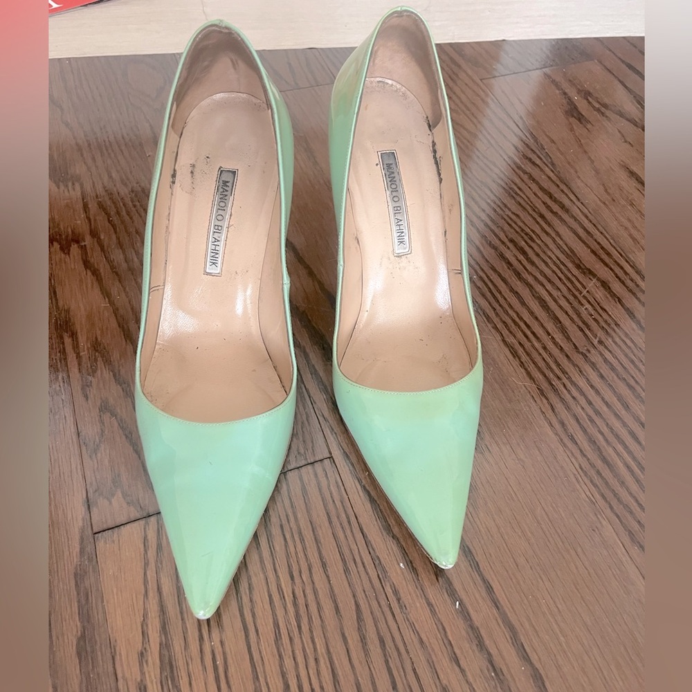 Manolo blahnik bright turquoise light blue, high heel pointed toe pumps size 41